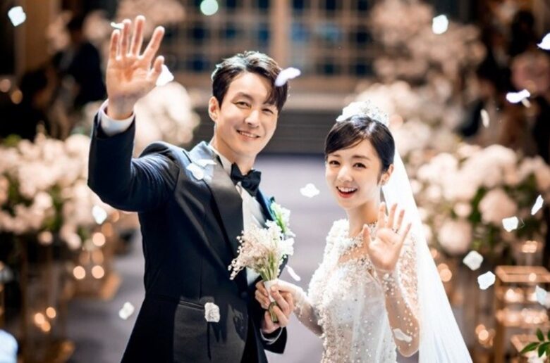 SHIM HYUNG TAK, WIFE