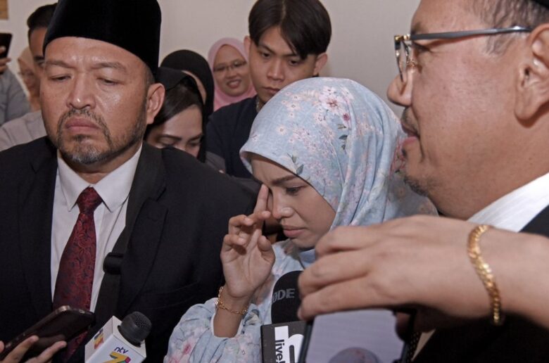 BELLA ASTILLAH MAHKAMAH