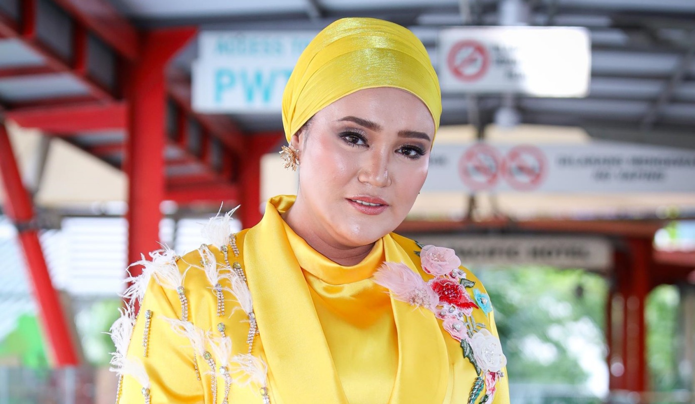 [VIDEO] Hidap Kanser, penyanyi Azharina Azhar perlu jalani pembedahan