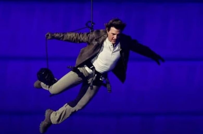TOM CRUISE