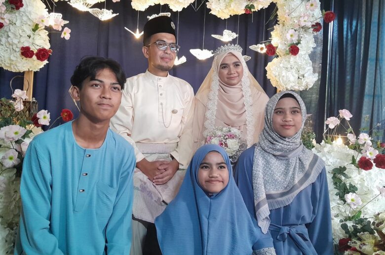 INA NAIM KAHWIN