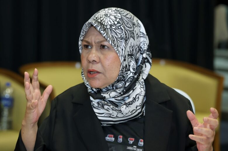 pementasan teater Di Sebalik Topeng