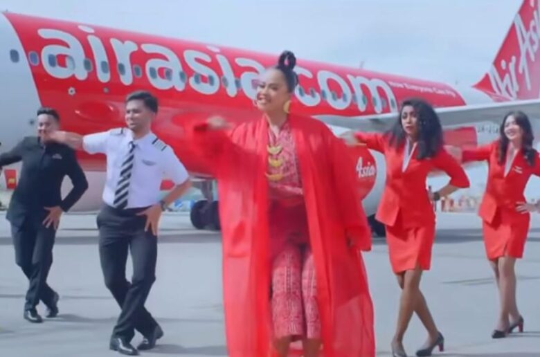 mimi fly airasia